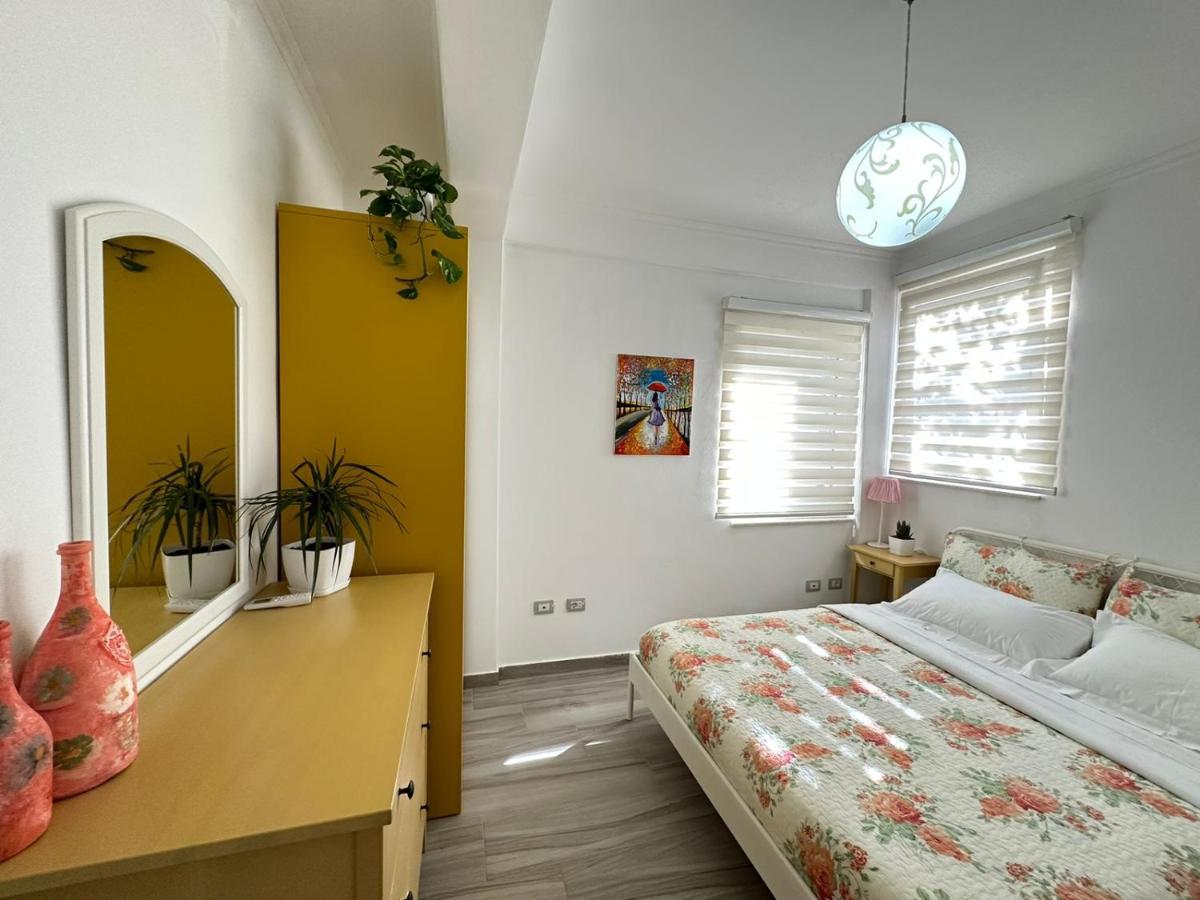 Home Aquamarine & Residence Vlorë Exteriör bild